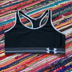 Women’s under armour sports bra. Sz M